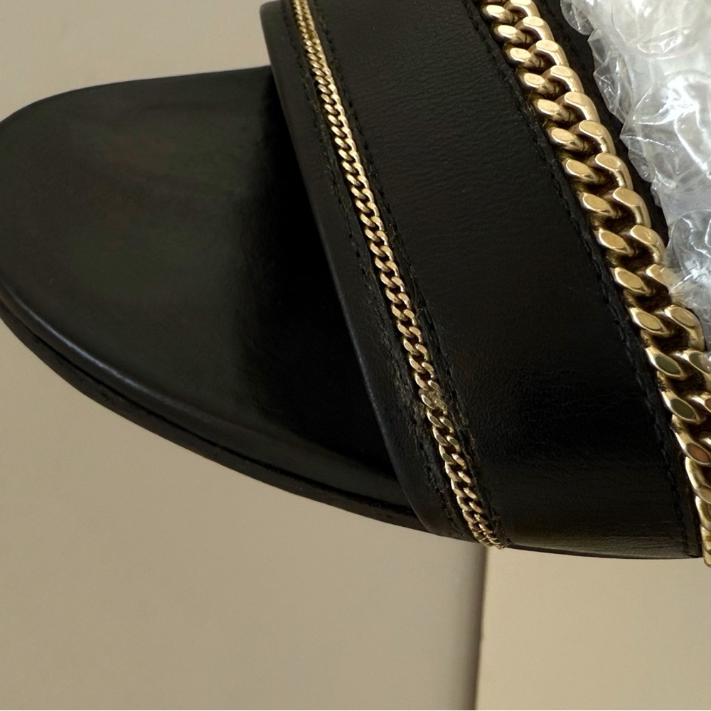 SALVATORE FERRAGAMO BELLUNO BLACK LEATHER
GOLD CHAIN SLIDE SANDAL FLOWER HEELS - Picture 9 of 9